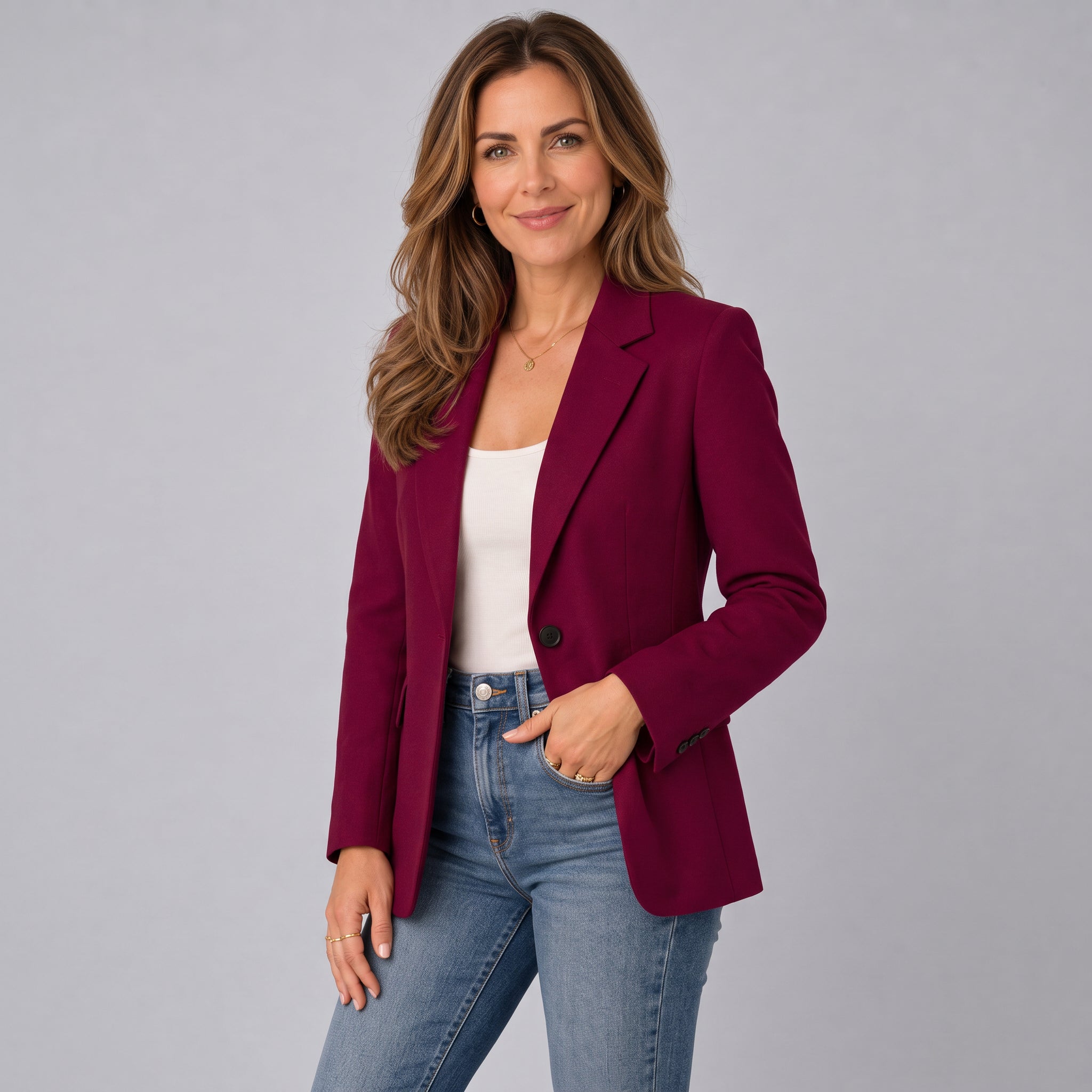 Refined Women’s Fitted Blazer with Clean Flap Pocket Detail