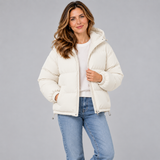 Effortless Women’s Puffer Jacket with a Clean Zip Front and Hood