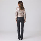 Striking Women's Blouse with Shimmering Detail and Long Sleeves